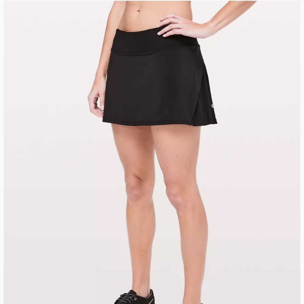 Lululemon Play Off the Pleats Mid-Rise Skirt